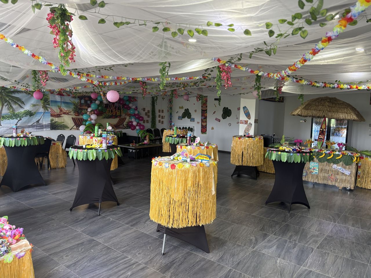Une salle de réception dressée pour un événement chez Team Square