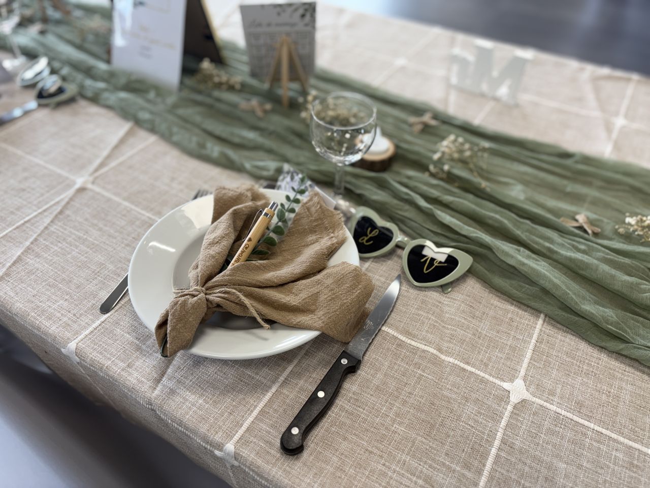 Table dressée pour une réception chez Team Square
